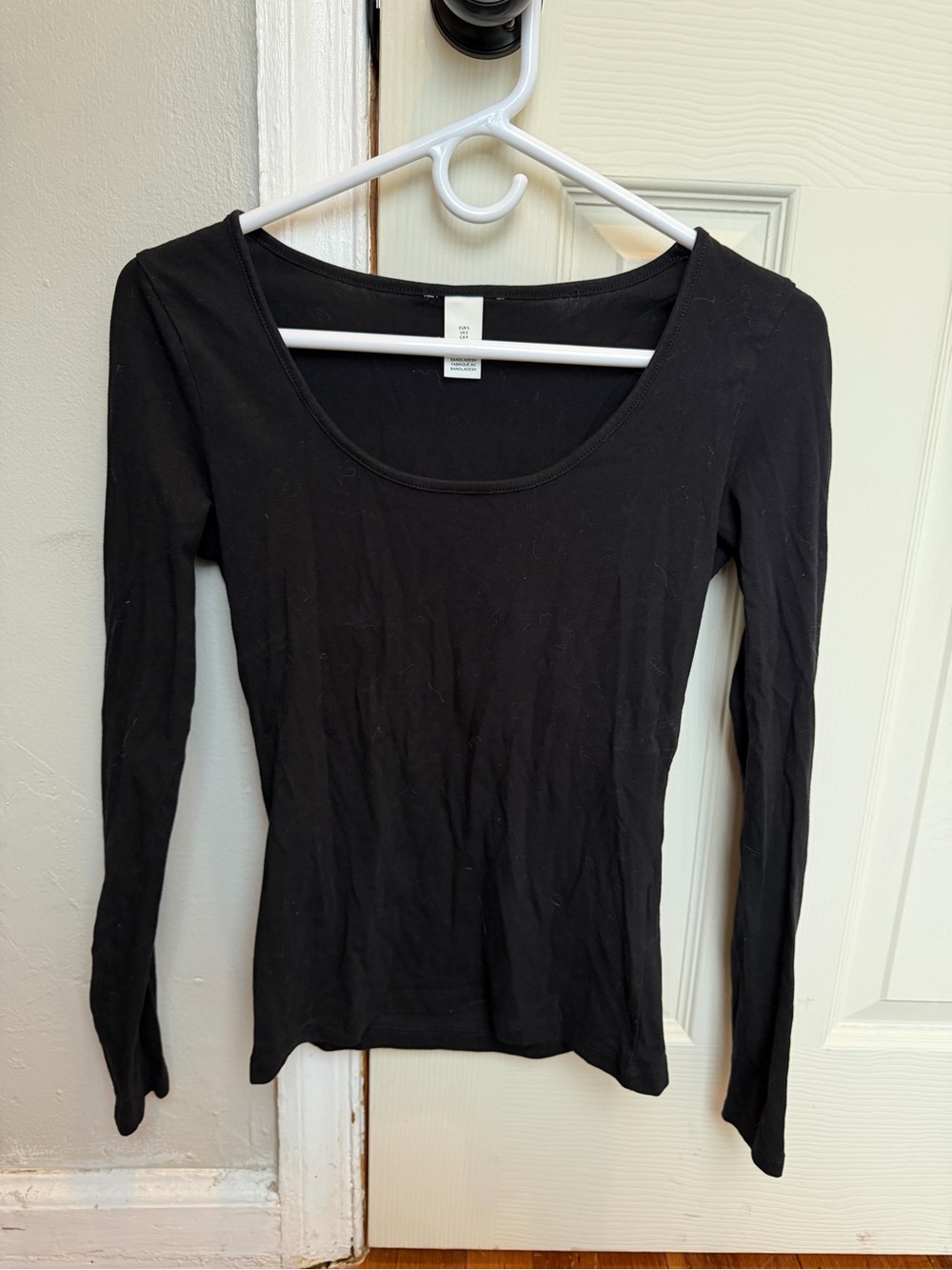 H&M Black Scoop-Neck Long Sleeve Women's Top